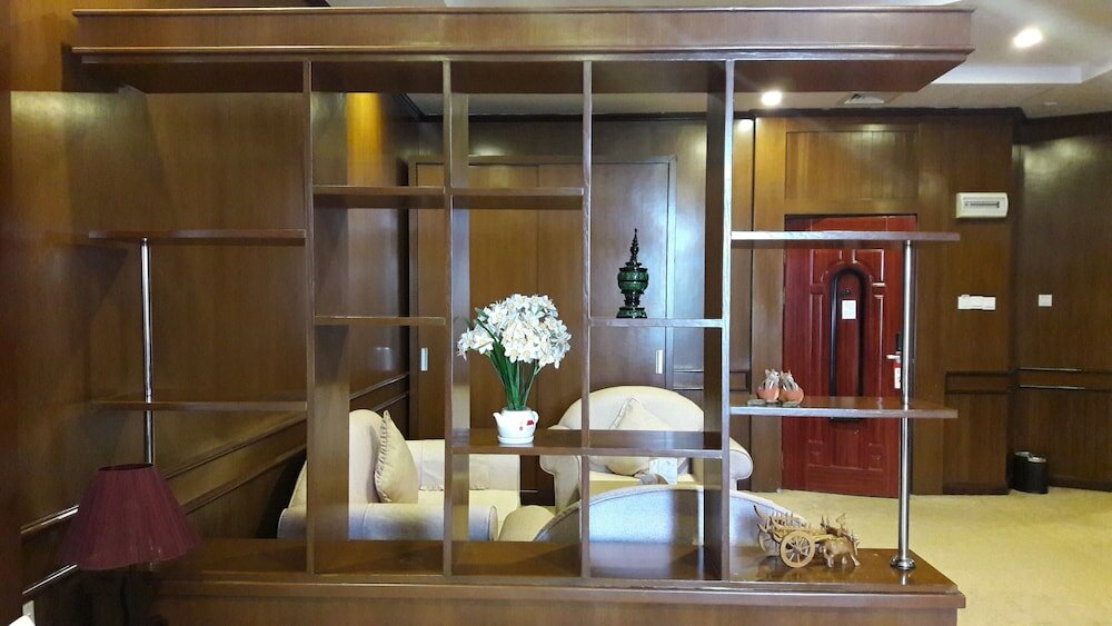 Фото Mingalar Thiri Hotel