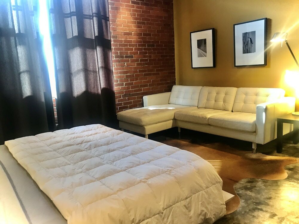 Фото The Hangar Lofts Hotel