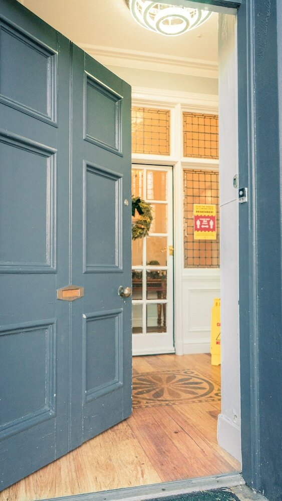 Фото West End Hotel