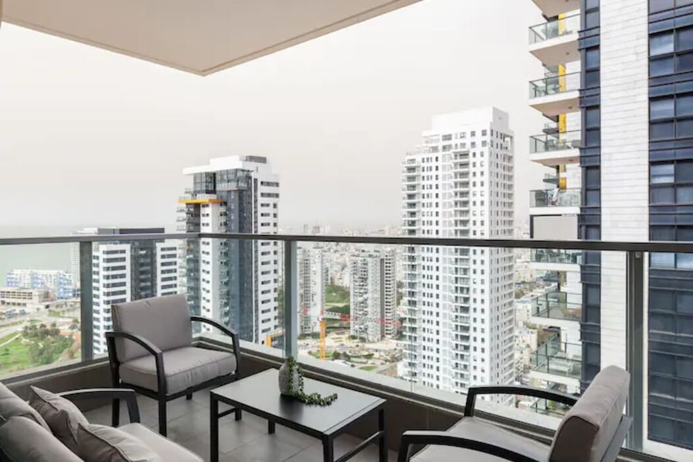 Фото SeaPark Luxury Apartments	