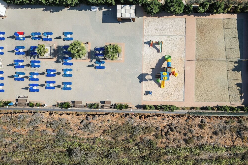 Фото Koni Village Hotel