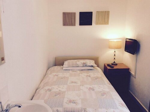 Гостиница Hazelgrove Guest House в Блэкпуле