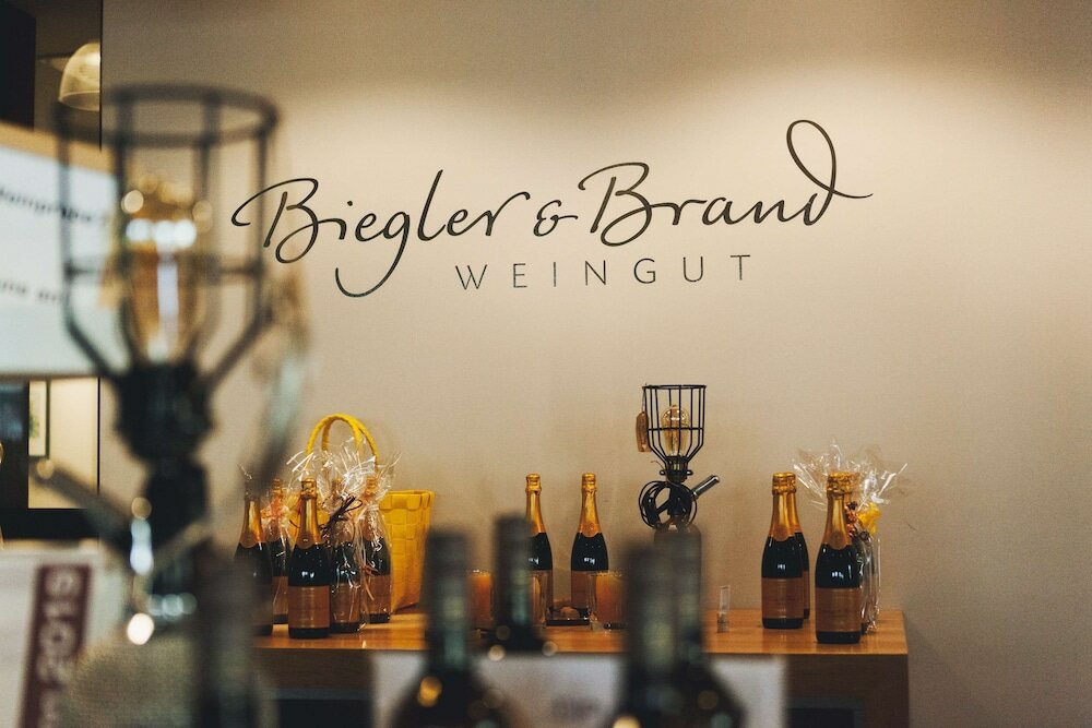 Фото Weinhotel Kaisergarten