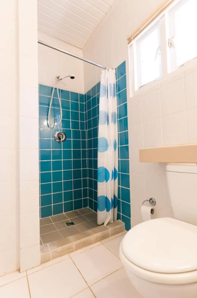 Фото Pauline's Apartments Aruba