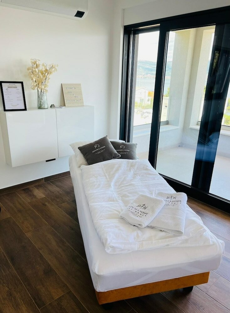 Фото House & Home Slatine