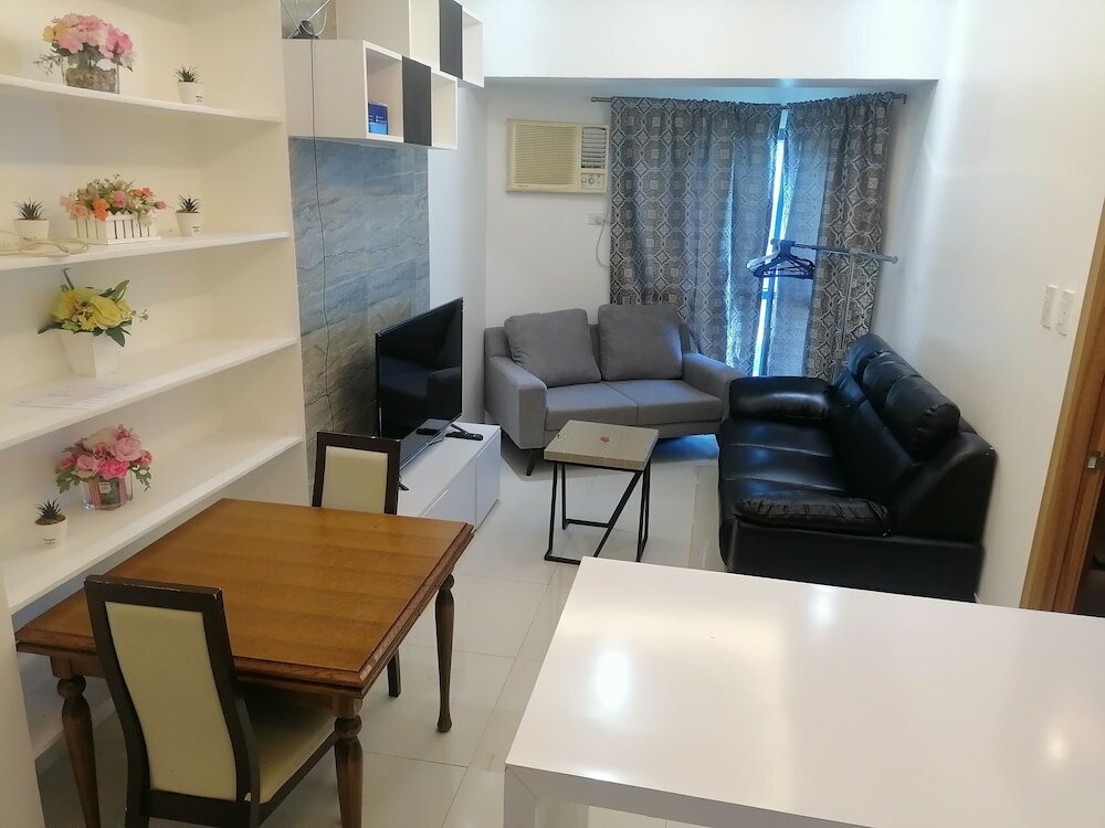 Фото Roxas Blvd Ermita Studio Us Embassy Mla