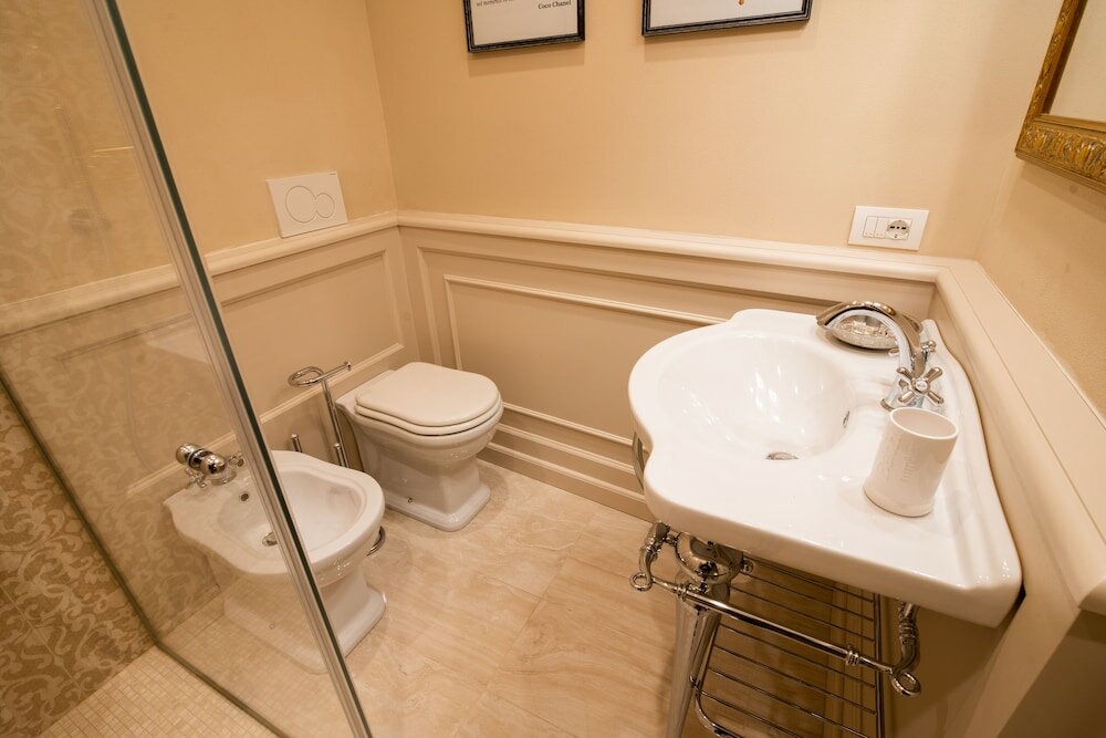 Фото Noble Floor - Luxury Apartments