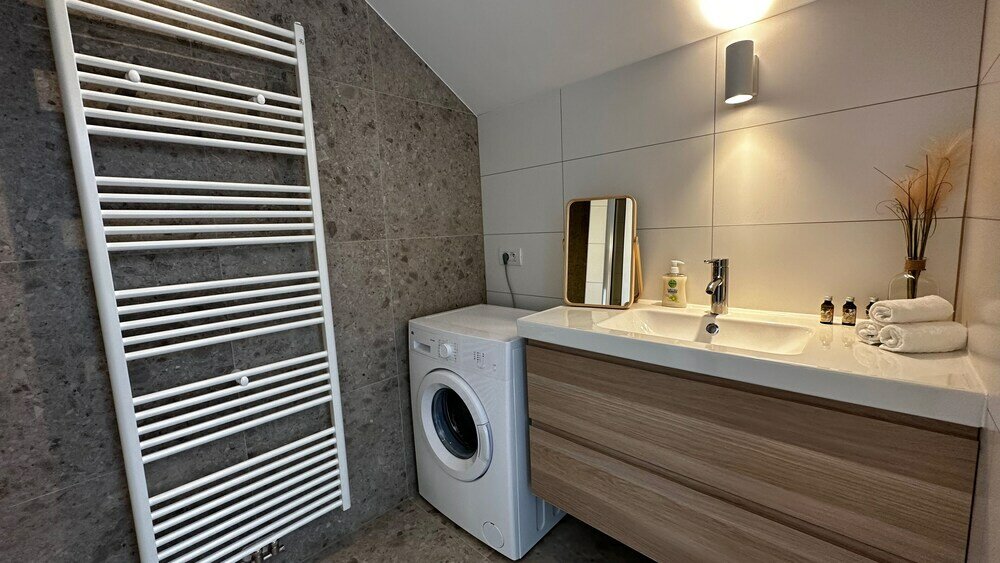 Фото One Lux Stay near Fashion District