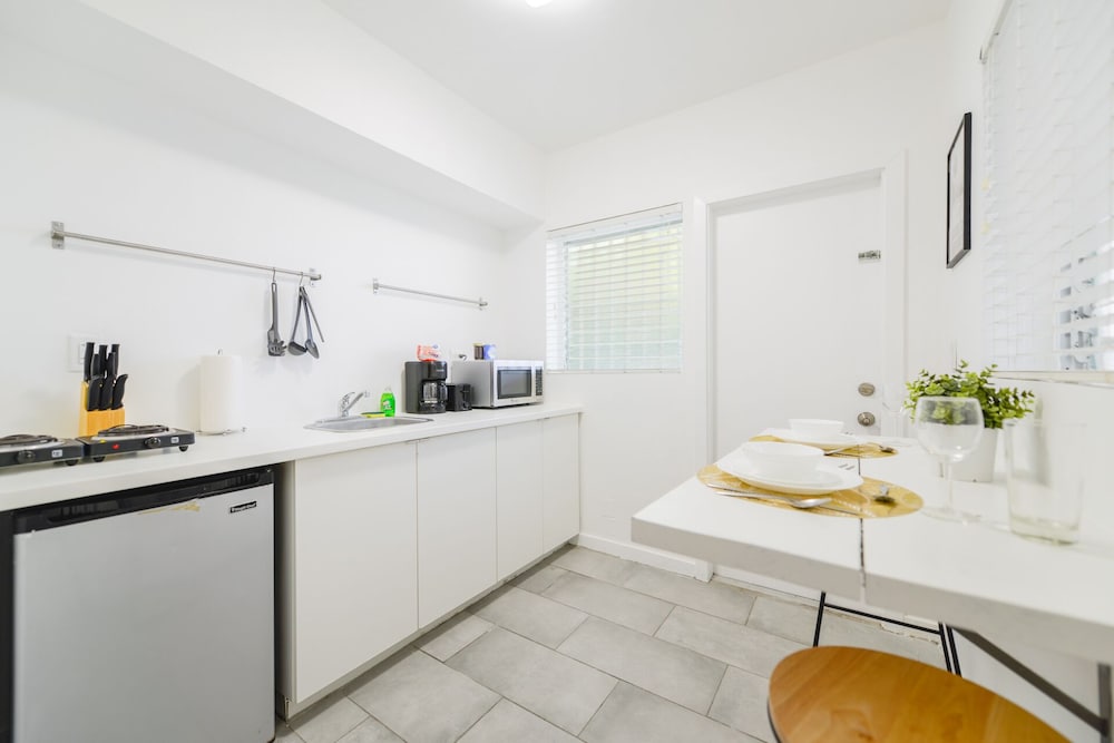 Фото Awesome Studio 15 min from The Beach