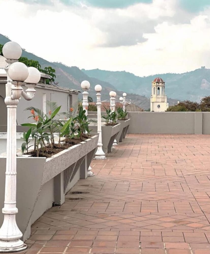 Фото отеля 2