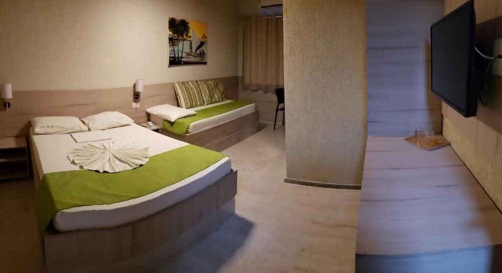 Фото Hotel Uzi Mar