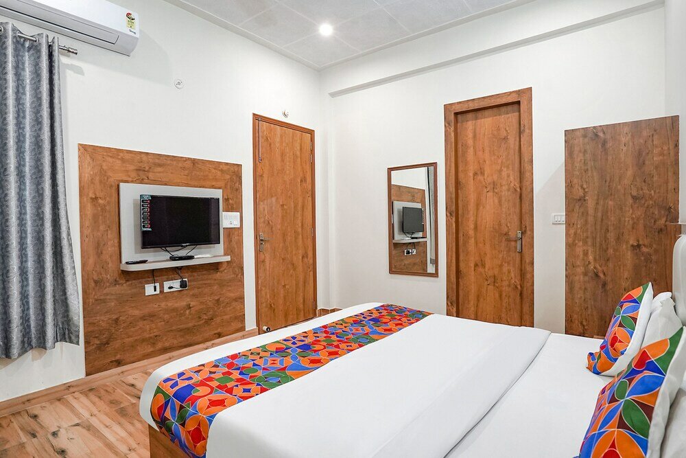 Фото Fabhotel Sirtaj Suites