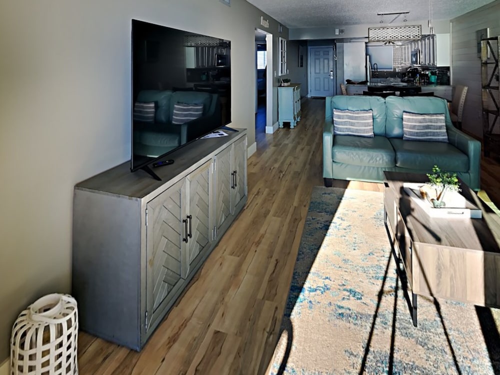 Фото Regency Towers № 812 - Don't Worry Beach Happy