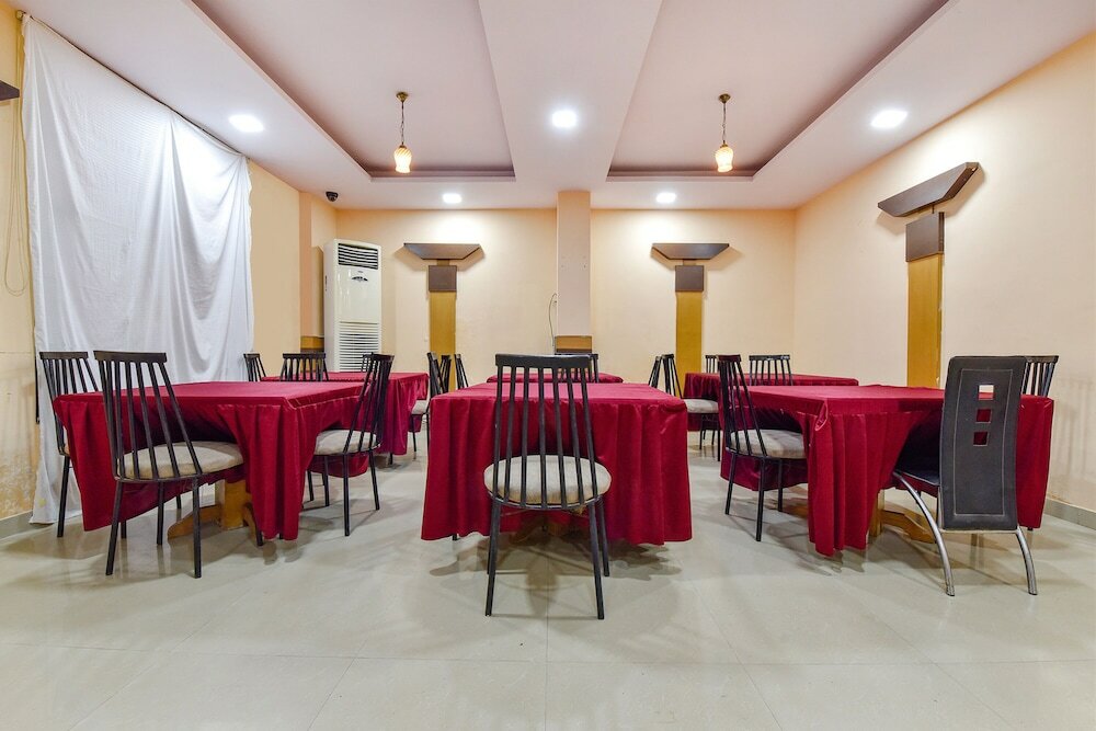 Фото Fabhotel Royal Residency