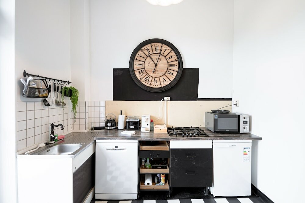 Фото Baroque Style Townhome Garden Patio Prkg