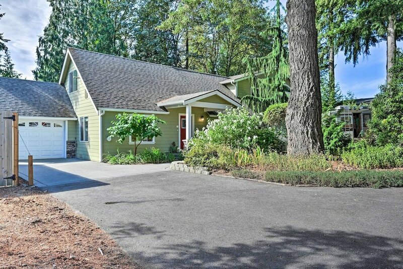 Гостиница Family-friendly Kirkland Home ~ 1 Mi to Dtwn!