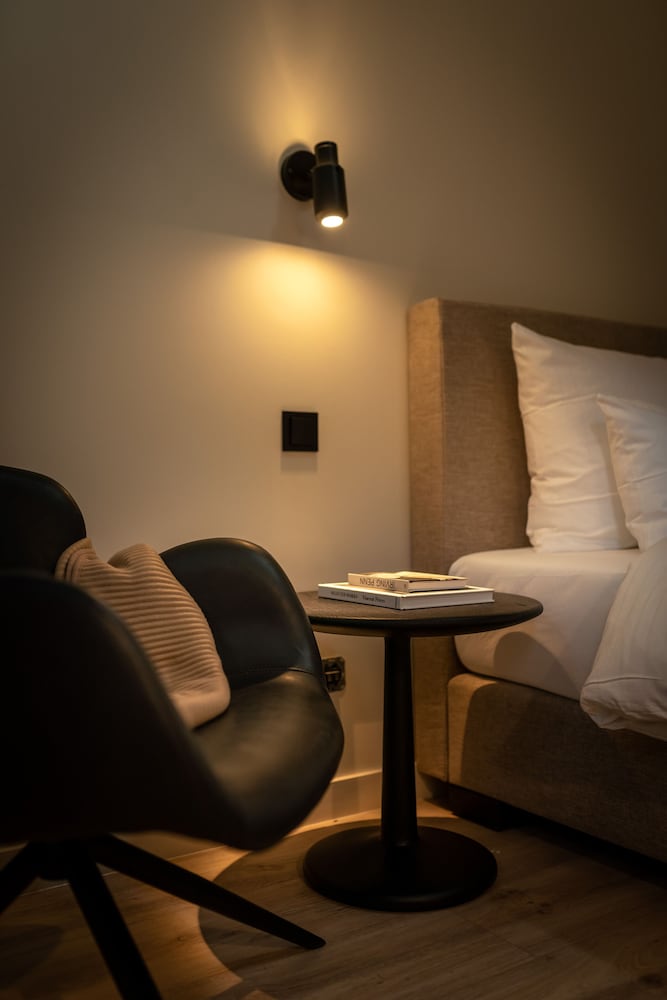 Фото The Adams - Self Check-in Design Hotel