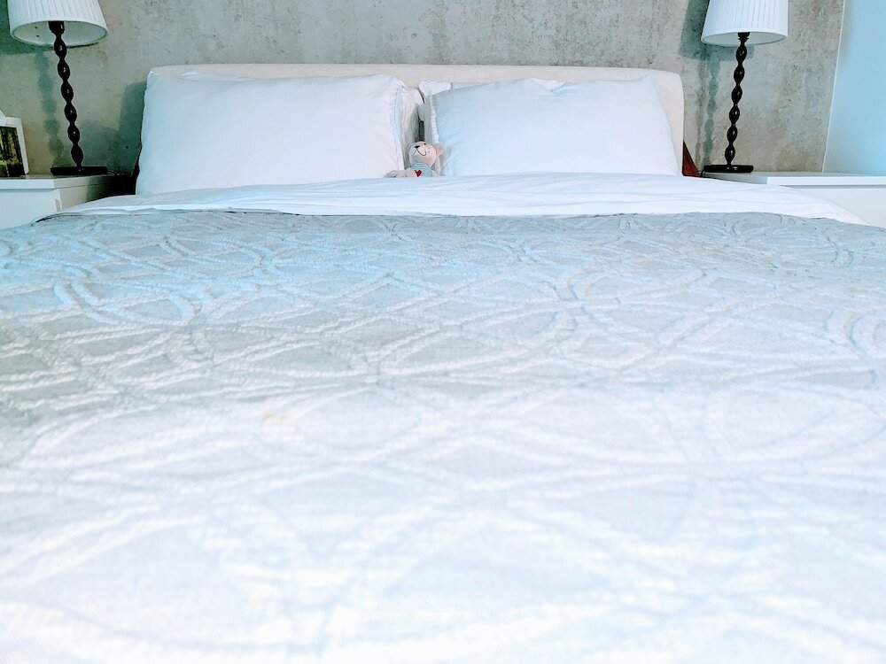 Фото Queen St West Designer Executive Suites