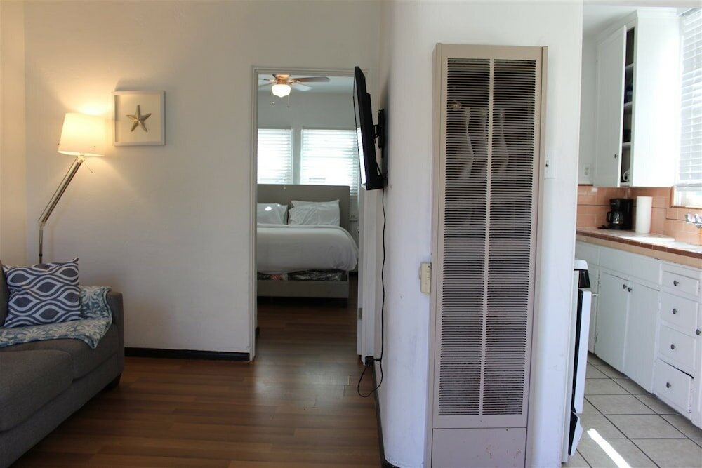 Фото Orange Tree Cottages Downtown