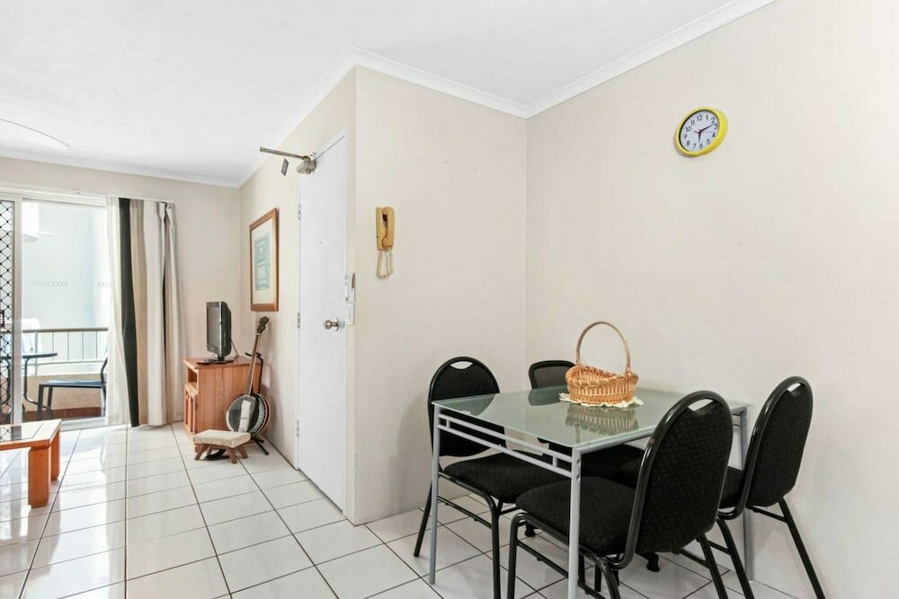 Фото Superb 1 Bedroom Apartment Near the Beach