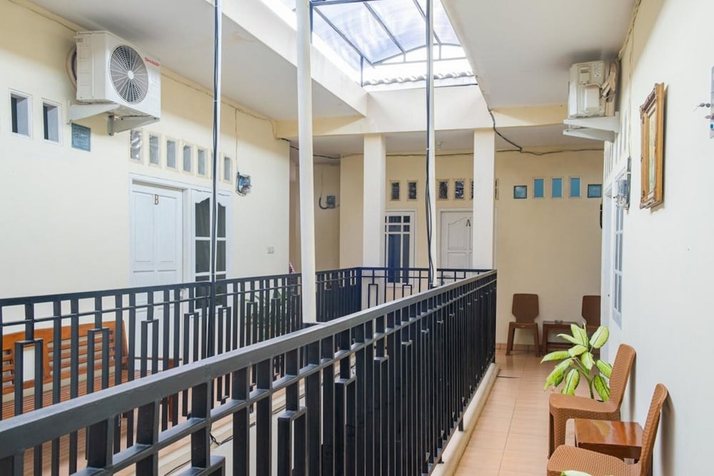 Фото RedDoorz Syariah near Grand Kota Bintang