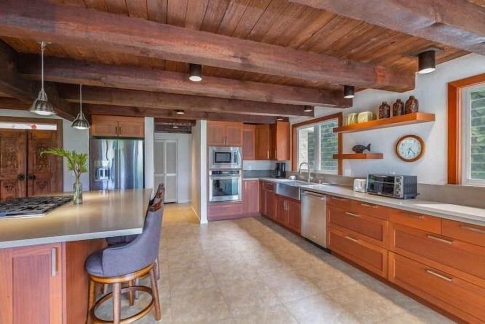 Фото Coral Hale 5 Bedroom Home by Redawning