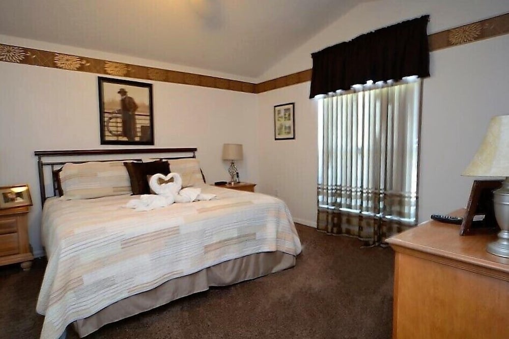 Фото 663 4-bedroom Pool Home, Eagle Pointe Kissimmee