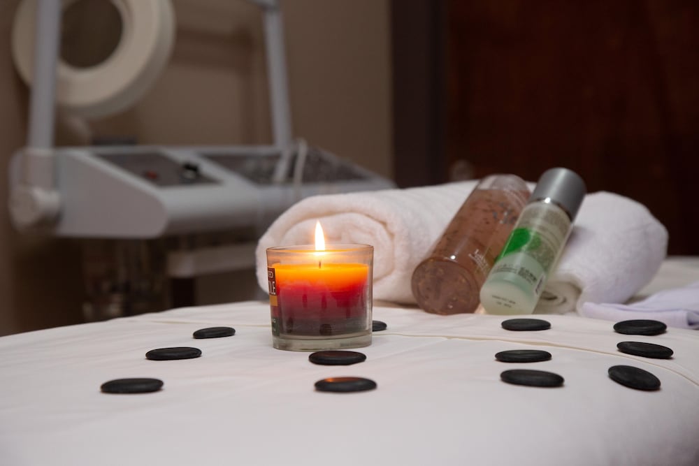 Фото Oak Haven Hotel and Suites