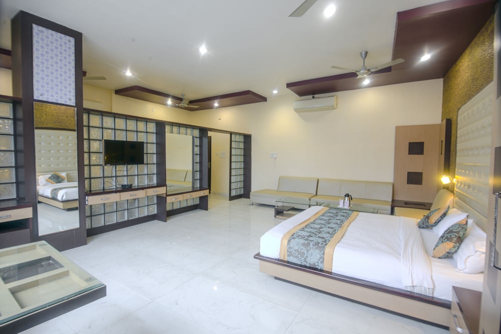 Фото Hotel Vishnu Villas