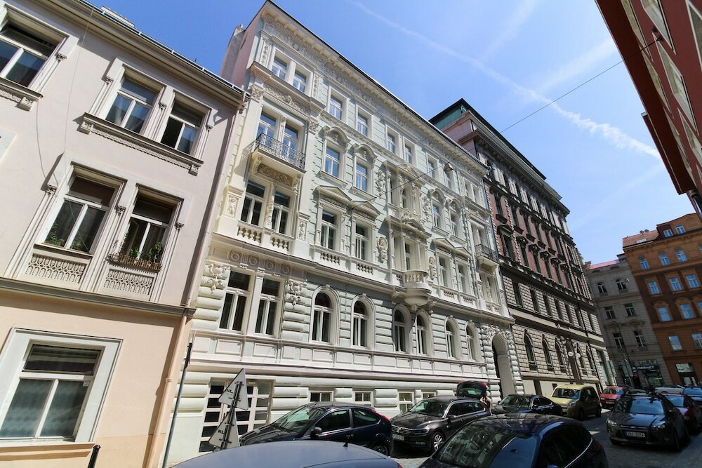 Фото Bouquet Apartments