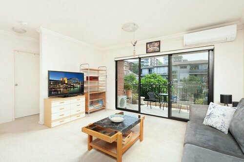 Гостиница Comfy Coogee 1 Bedroom Hideaway в Сиднее