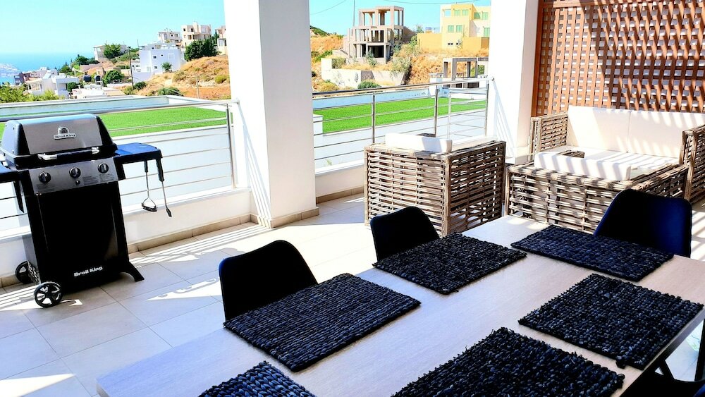 Фото Luxurious Brand New Flat Sea View