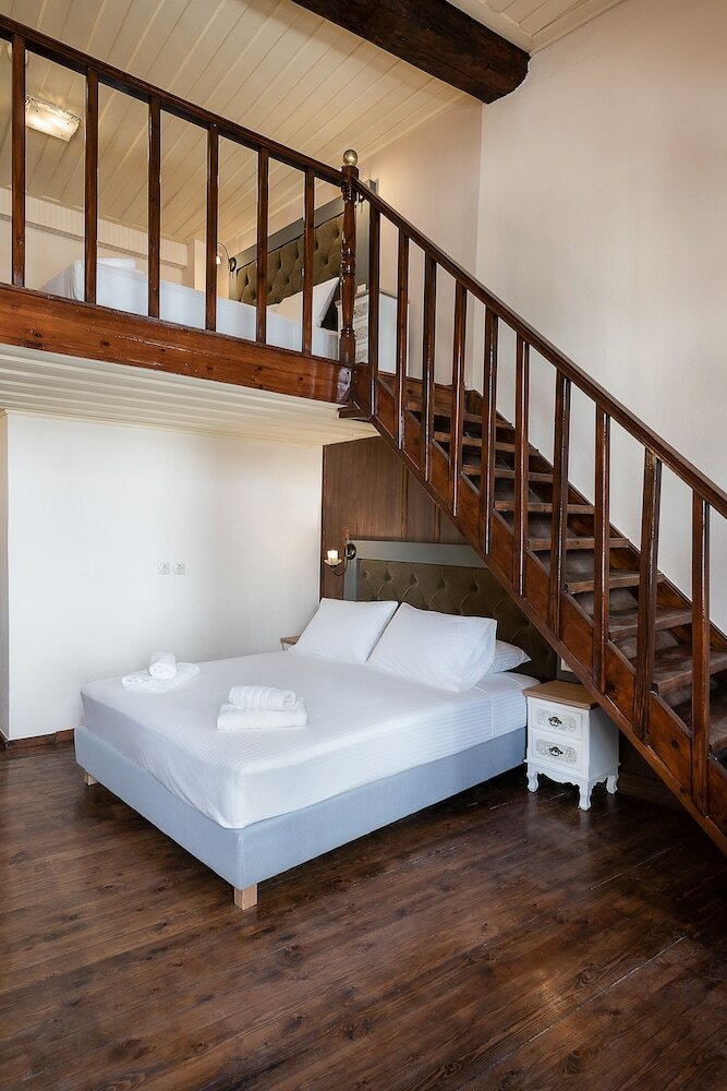 Фото Old Town Suites