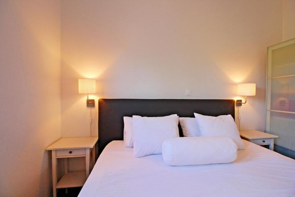 Фото Luxury Apartments Gold and Grey