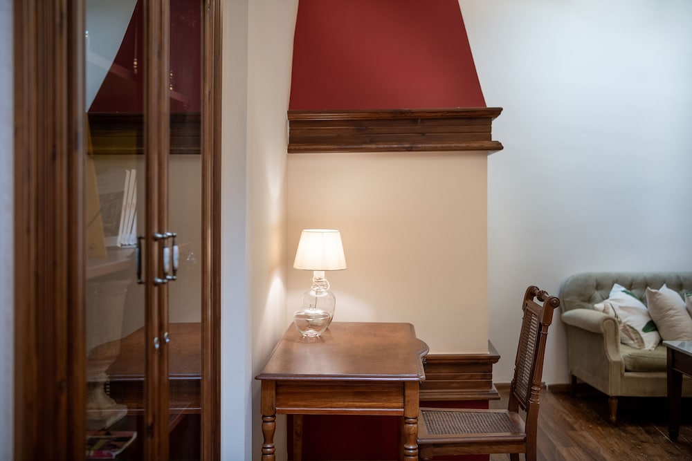 Фото Old Town Suites