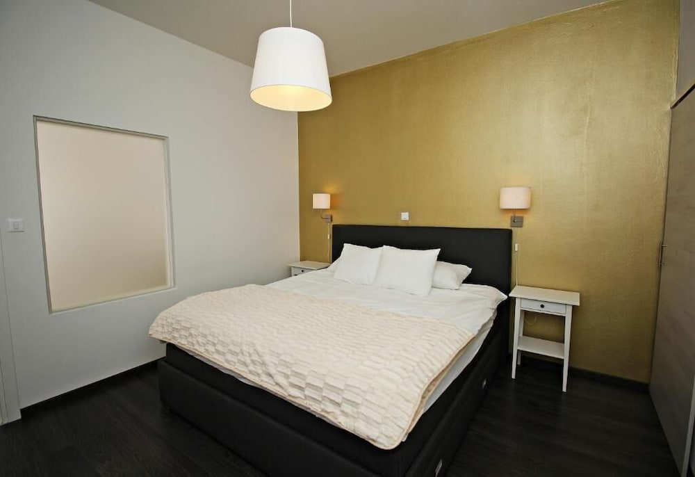 Фото Luxury Apartments Gold and Grey