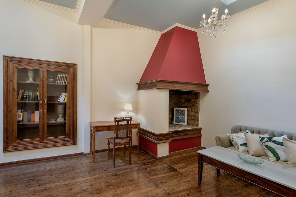 Фото Old Town Suites