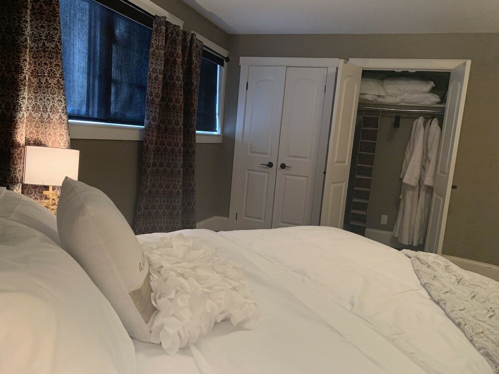 Фото Legacy Suites