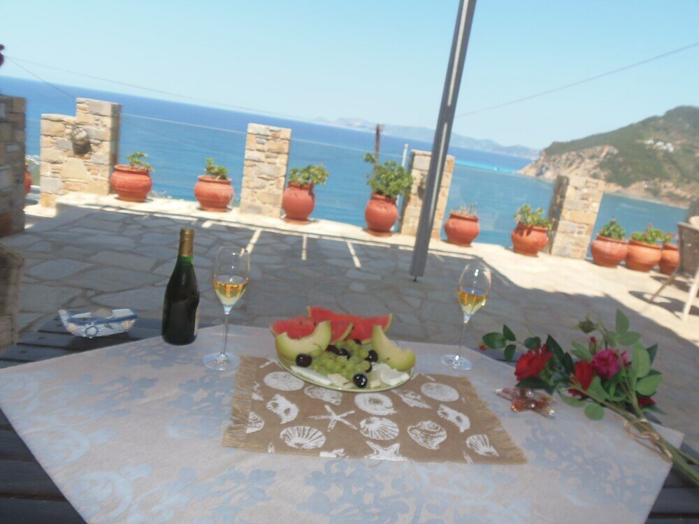 Фото Studios Milos Skopelos