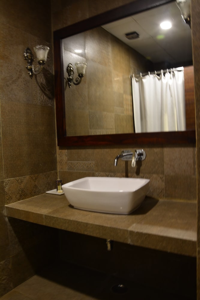 Фото Hotel Shambhu Villas