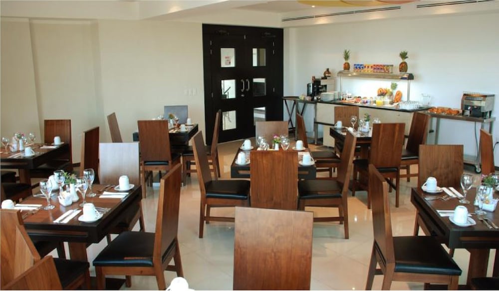 Фото Comfort Inn Cancun Aeropuerto