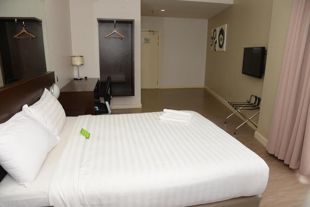 Фото 101 Hotel Bintulu