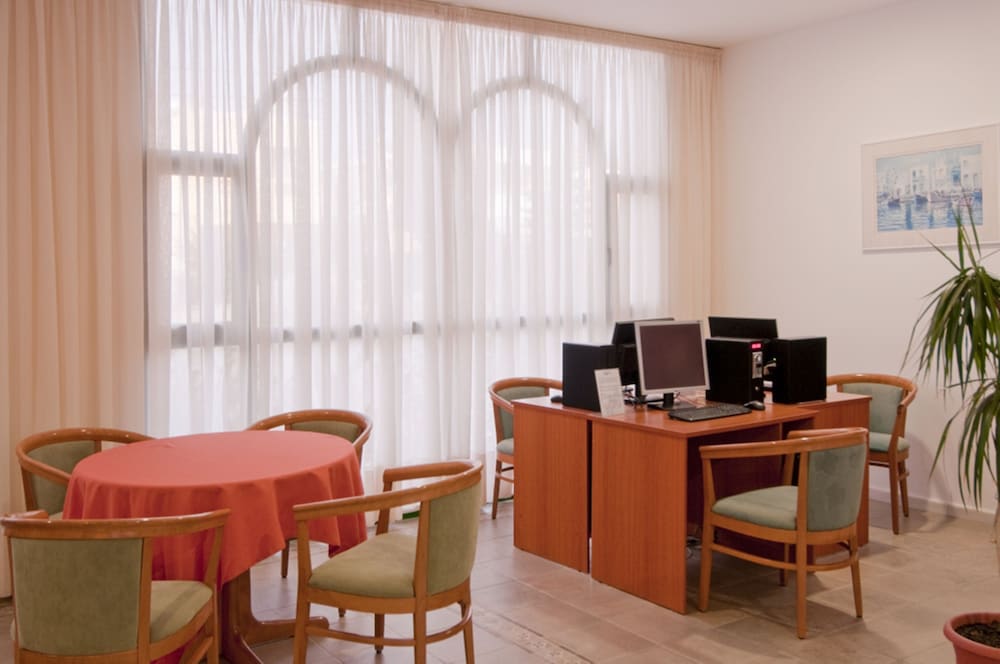 Фото Alexandra City Hotel