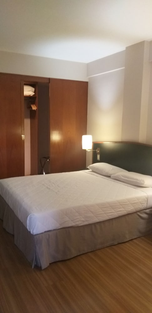 Фото Hotel Moncloa