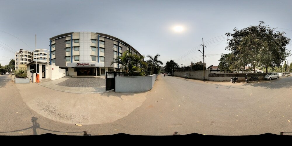 Фото Hampton by Hilton Vadodara-Alkapuri