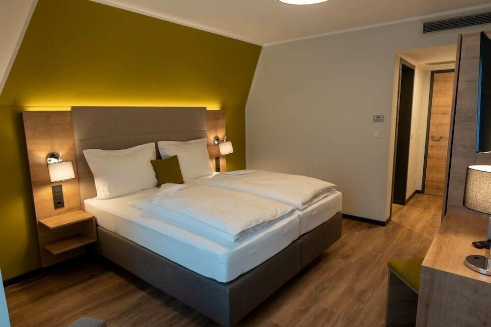 Фото Hotel Landgasthaus Ständenhof