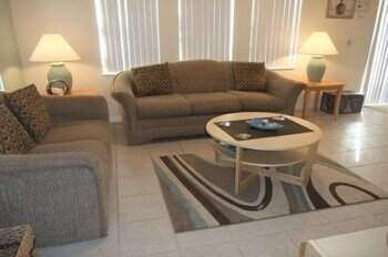 Фото 4br, 3ba T/home W Screened-in Heated Pool 4 Bedroom Townhouse by Redawning