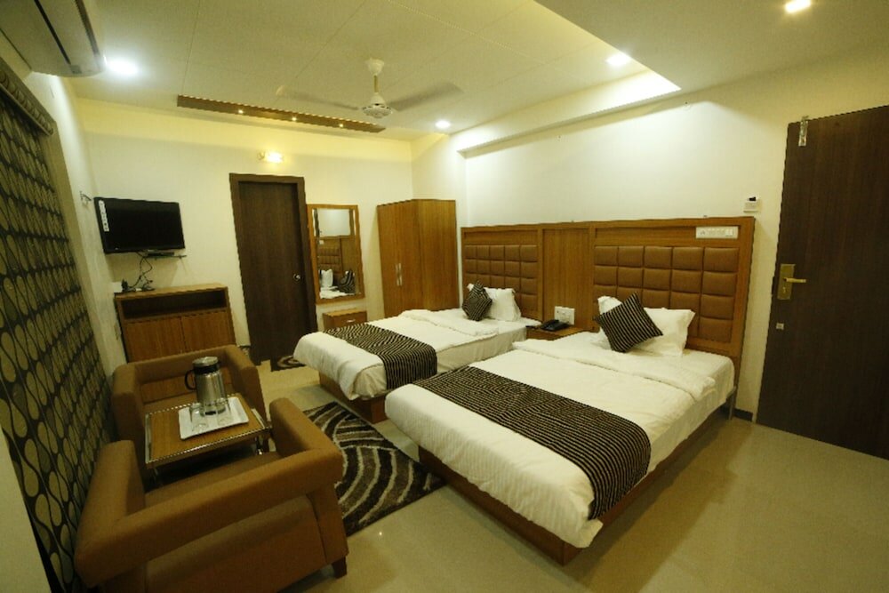 Фото отеля 2