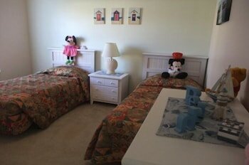 Фото 4br, 3ba T/home W Screened-in Heated Pool 4 Bedroom Townhouse by Redawning