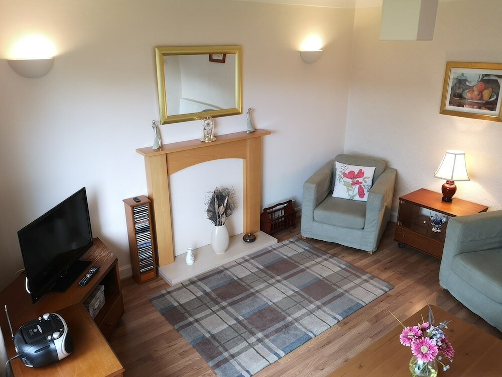 Фото Newholme Self-catering Bungalow